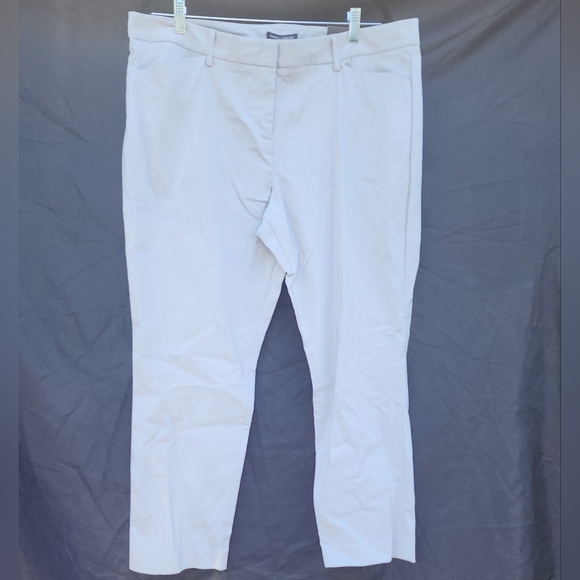 Mario Serrani Pants - New Mario Serrani Light Grey Capri